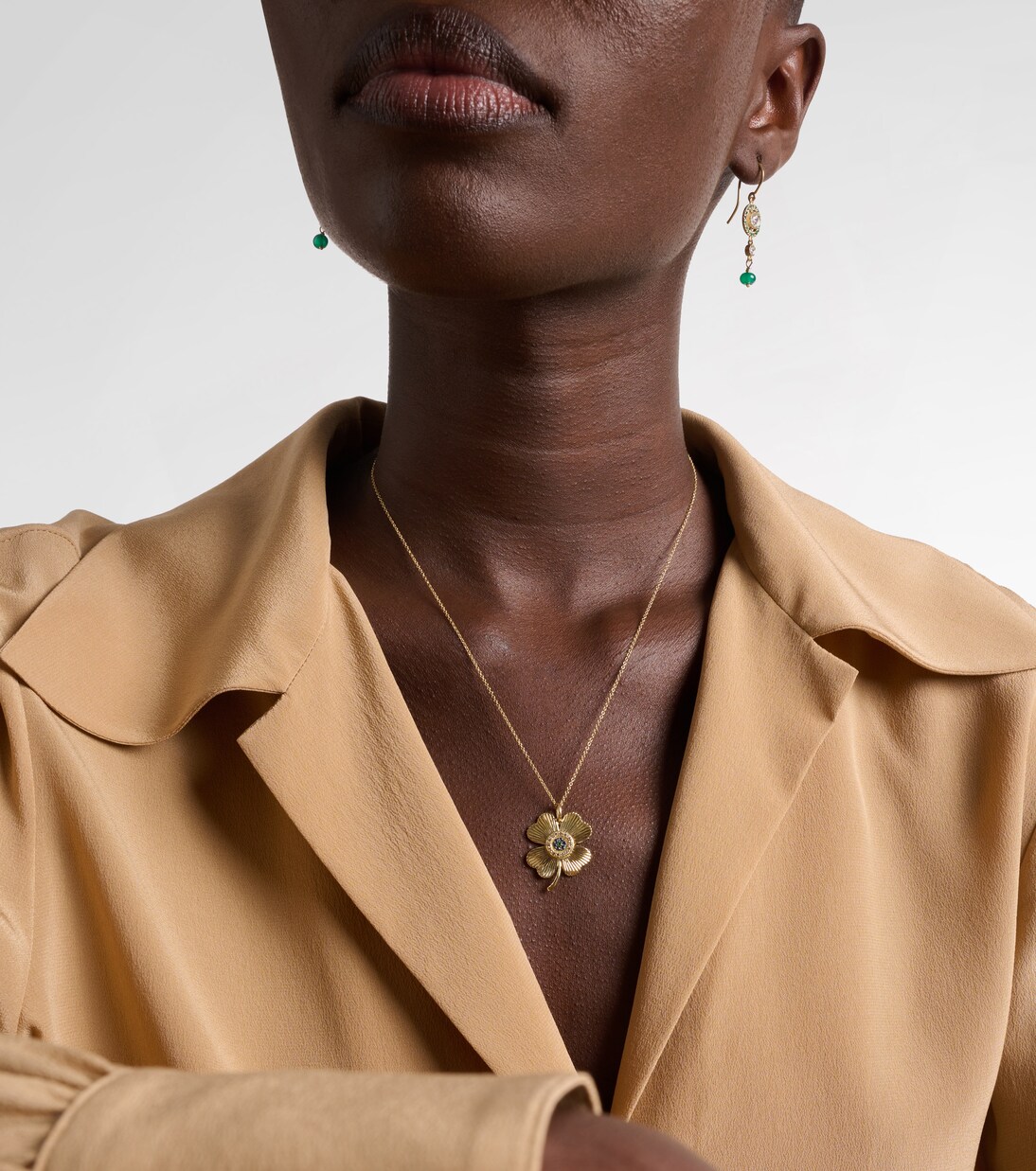 Halskette Lucky Clover aus 18kt Gelbgold mit Edelsteinen | Ileana Makri