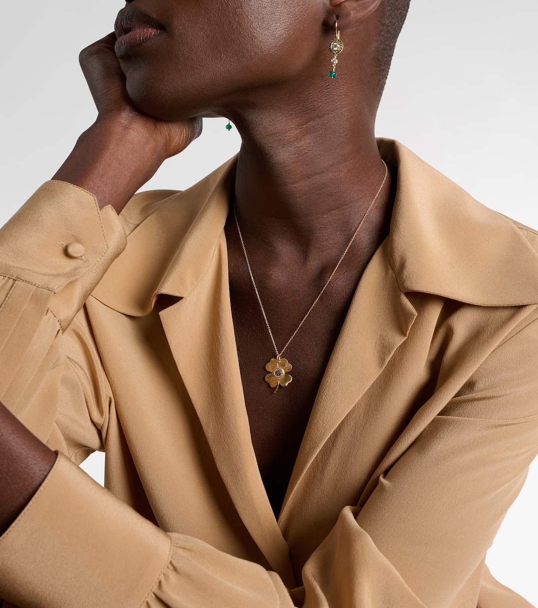 Halskette Lucky Clover aus 18kt Gelbgold mit Edelsteinen | Ileana Makri