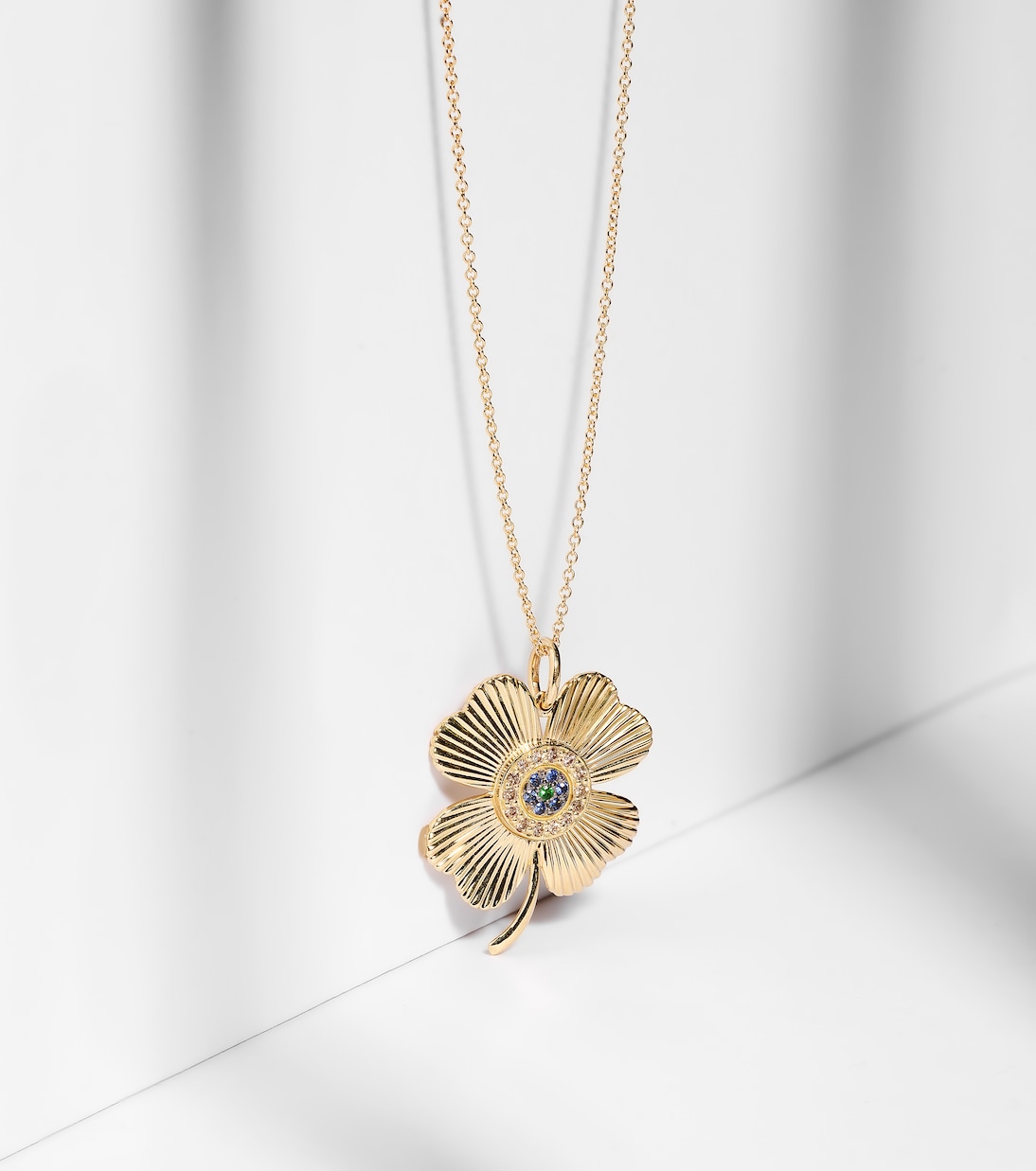 Halskette Lucky Clover aus 18kt Gelbgold mit Edelsteinen | Ileana Makri