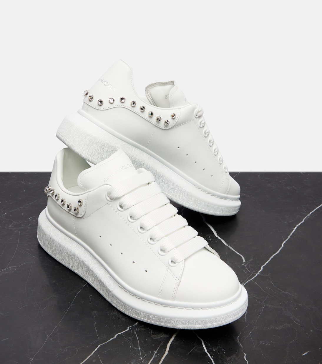 Baskets Oversized en cuir à ornements | McQueen