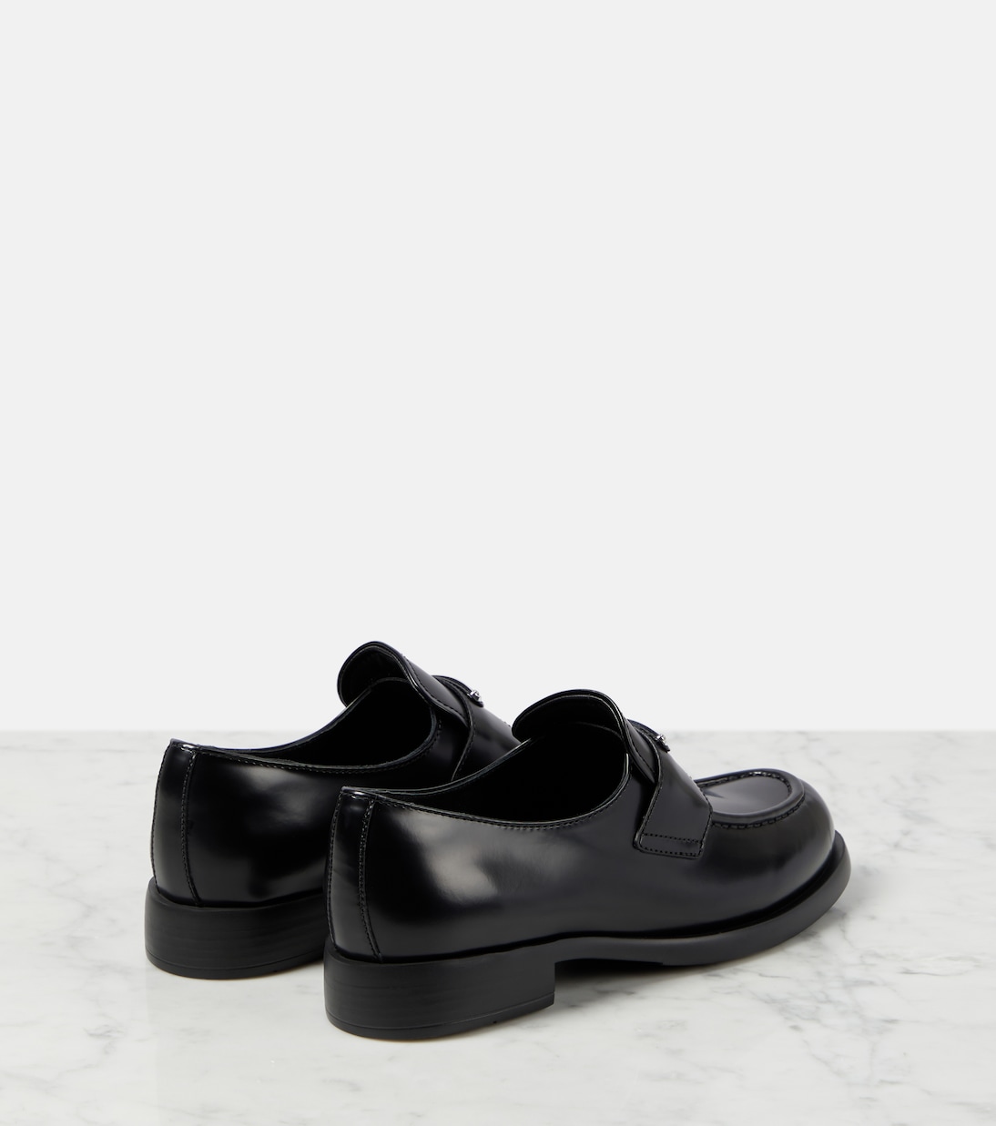 Mocassini in pelle con logo | Prada