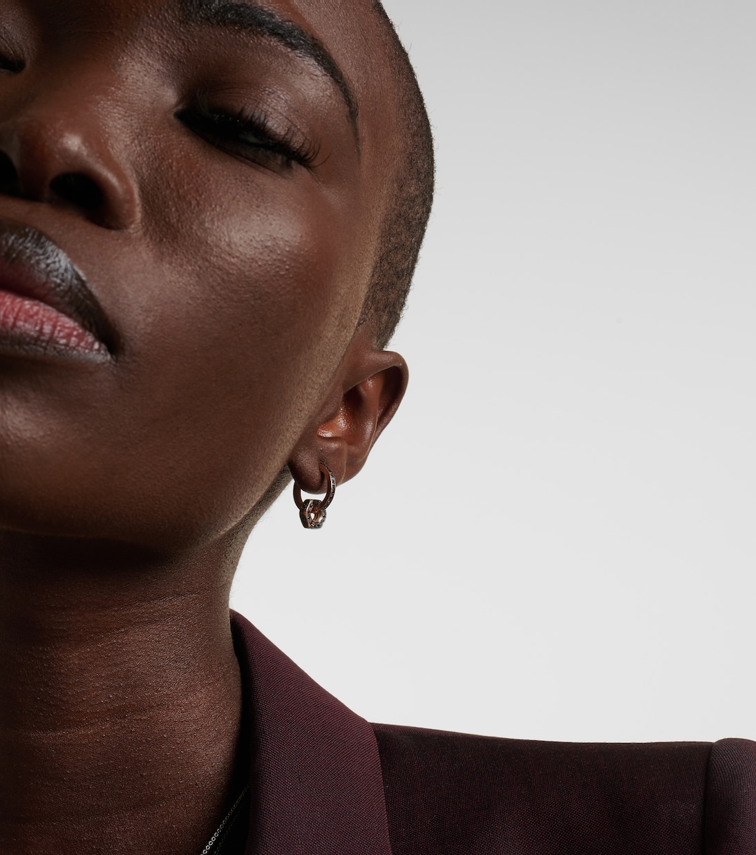 Boucles d'oreilles Nut en or 18 ct et diamants noirs | Ileana Makri