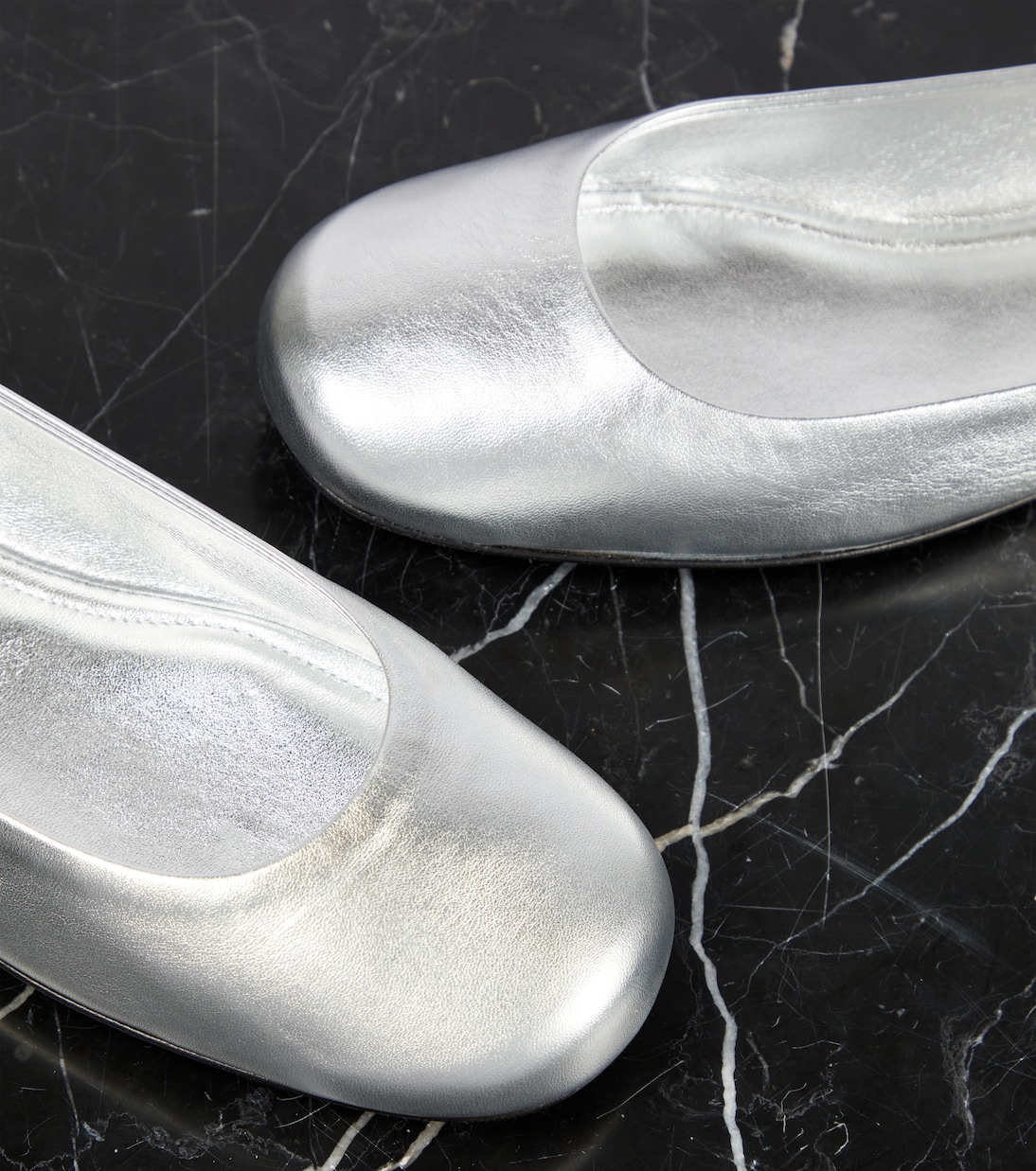 Tan-Go metallic leather ballet flats | Valentino Garavani
