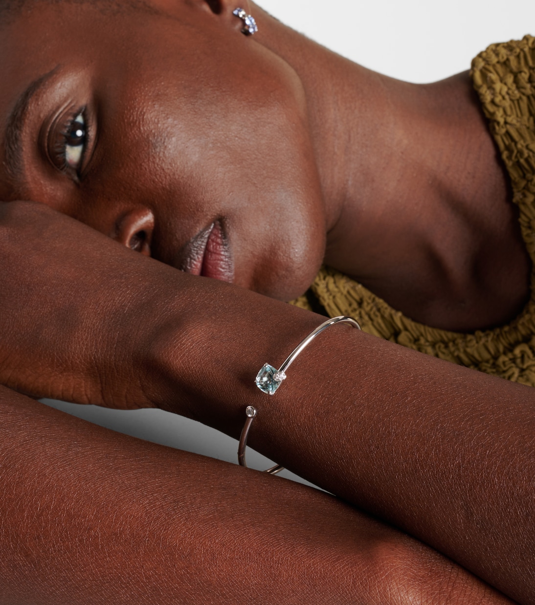 Bracciale Peekaboo in oro bianco 18kt con acquamarina e diamanti | Bucherer Fine Jewellery