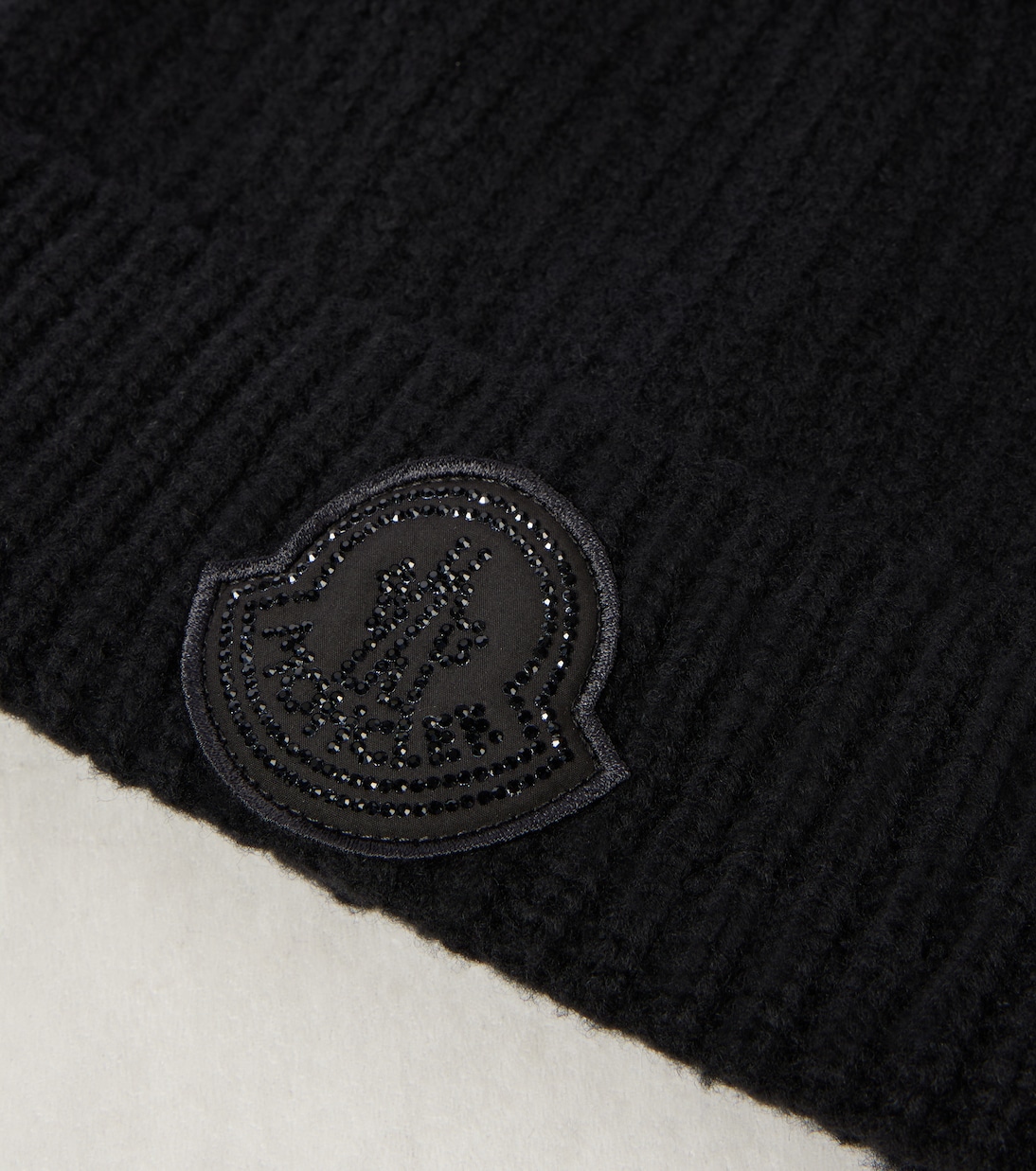 Cappello in lana mista con logo MONCLER, stile giovane e trendy