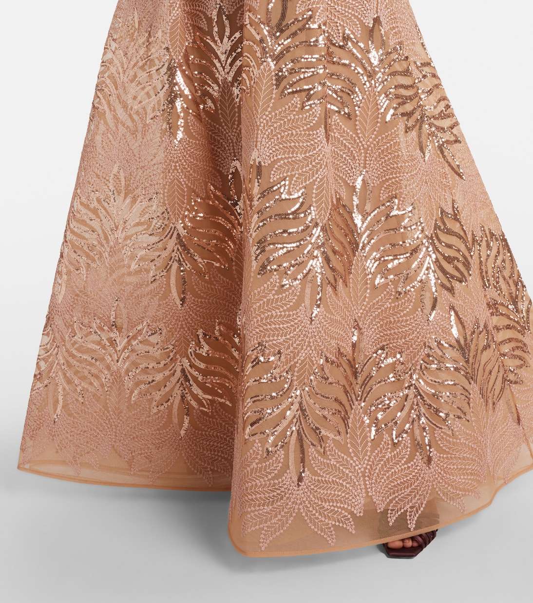 시퀸 스트랩리스 이브닝 가운 | Elie Saab