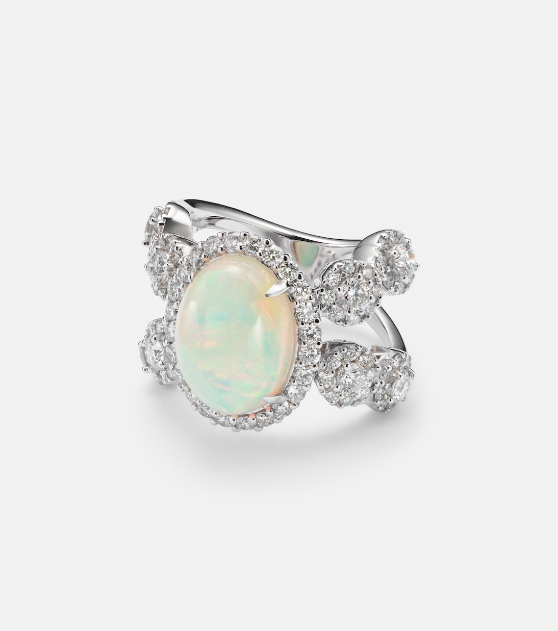 Anello Reign Supreme in oro bianco 18kt con diamanti e opale | Yeprem