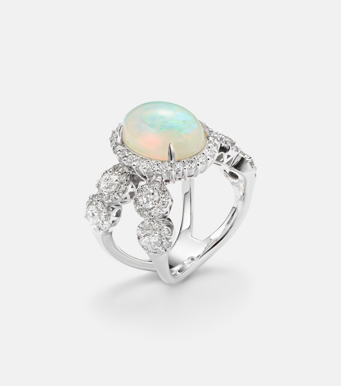 Anello Reign Supreme in oro bianco 18kt con diamanti e opale | Yeprem