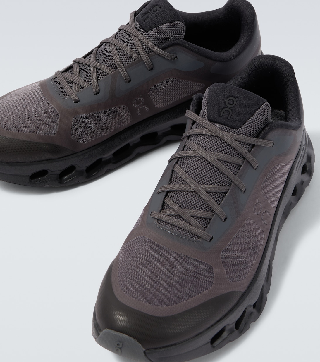 Cloudtilt Remix running shoes | On