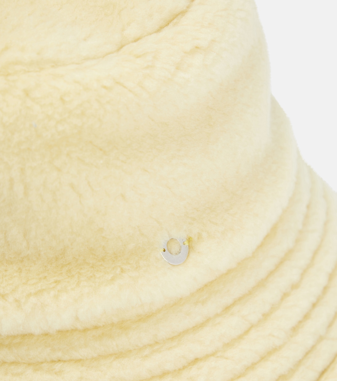 Cappello a secchiello Loro Piana in cashmere e seta, stile giovane e chic