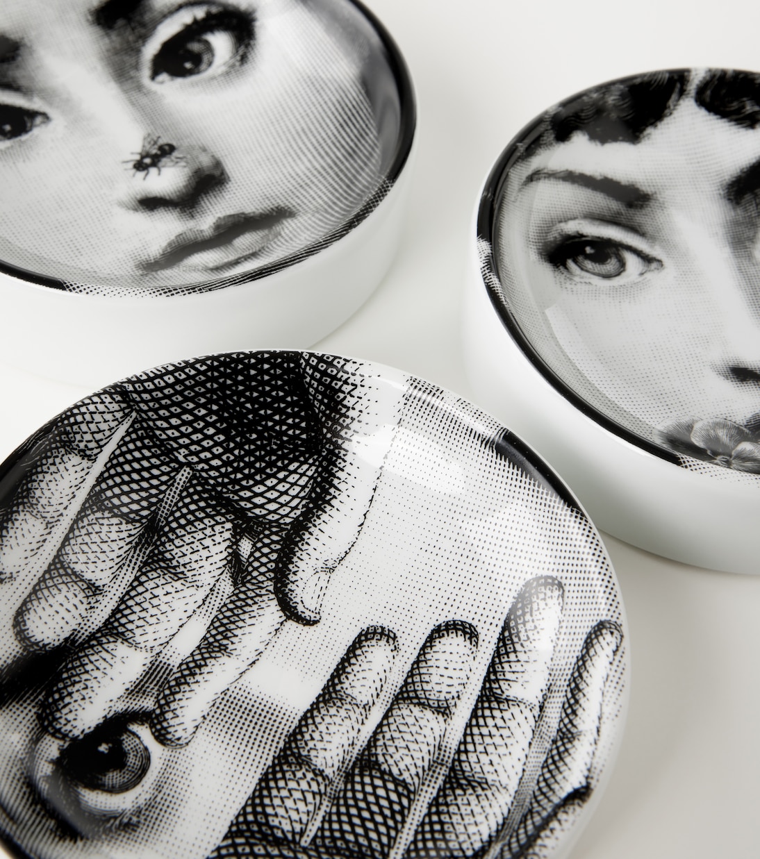 Posacenere Tema e Variazioni N.137 in porcellana | Fornasetti