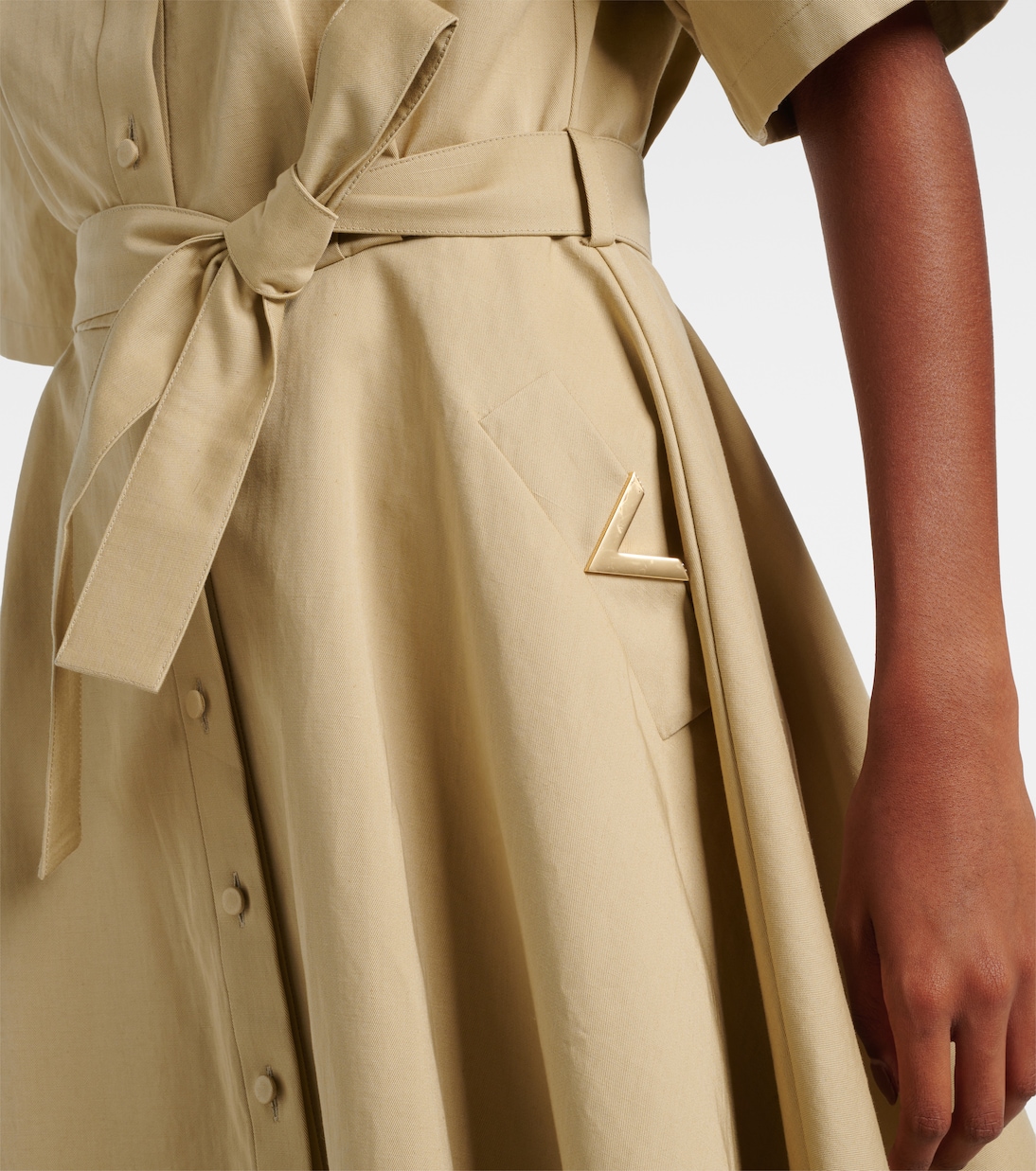 Vestido camisero de algodón y lino con VGold | Valentino