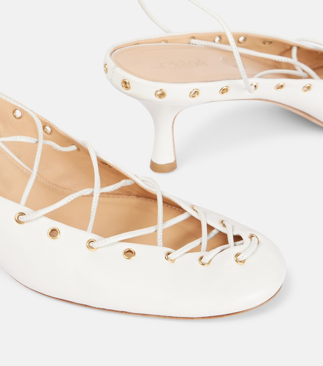Scarpe con tacco in pelle Ghillie di Chloé per uno stile giovane e trendy