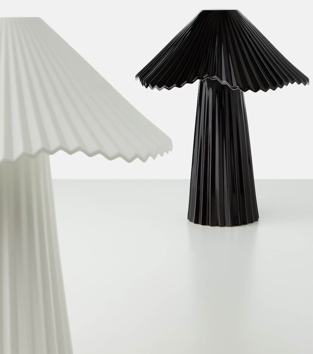 Uala table lamp by Sebastian Herkner | Serax