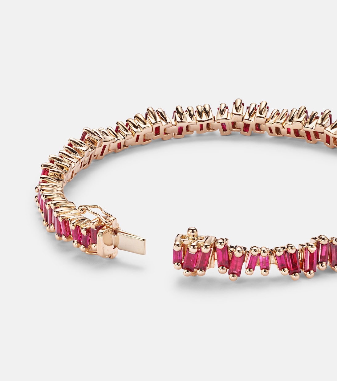 Bracciale audace in oro rosa 18kt con rubini, stile SUZANNE KALAN per giovani trendsetter