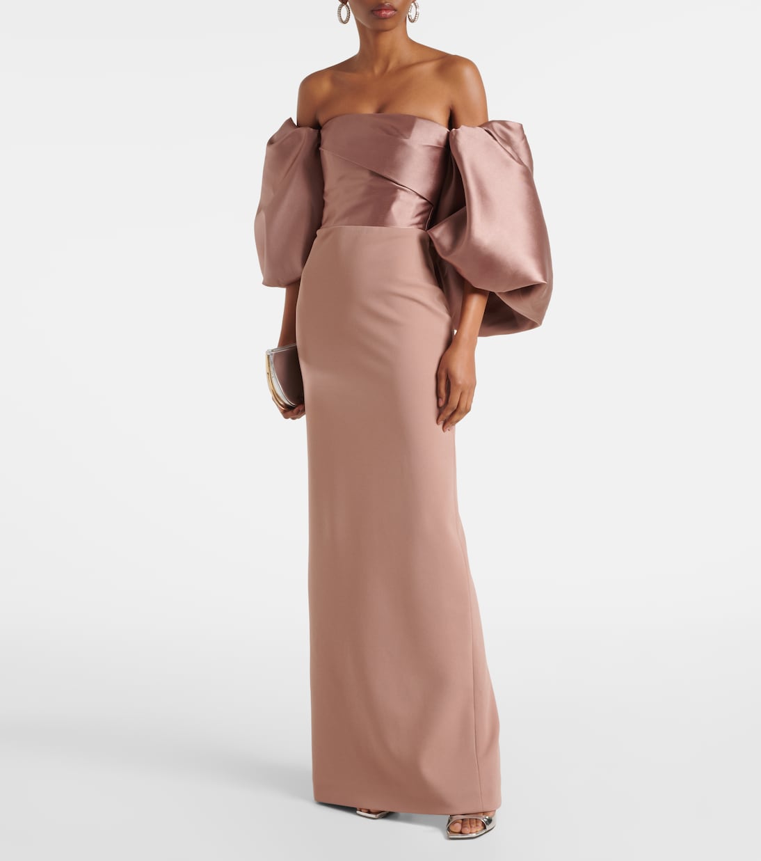 Abito lungo off-shoulder Floris con raso | Solace London
