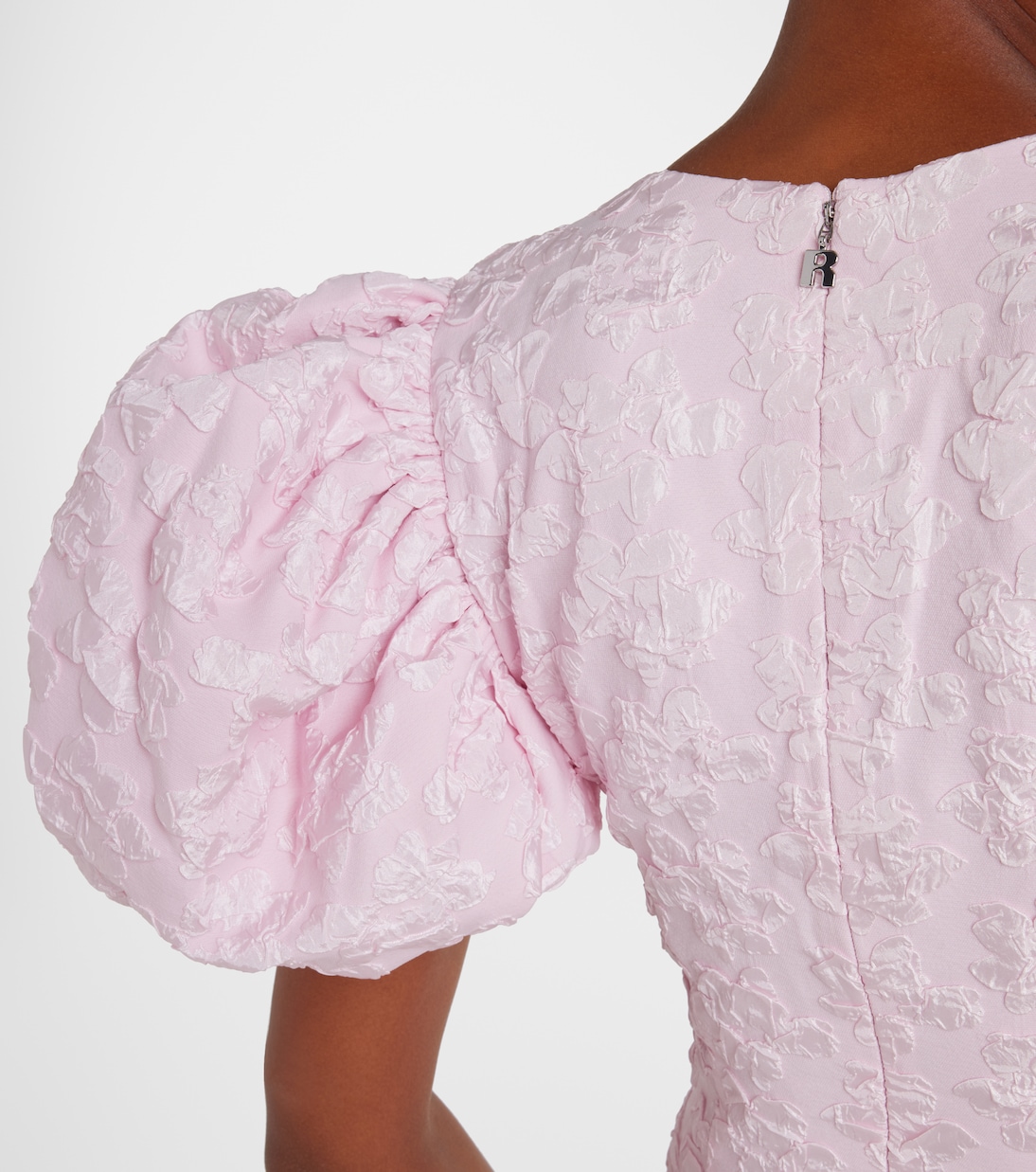 Vestido midi en jacquard con mangas abullonadas | Rotate