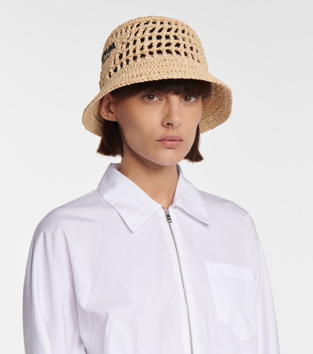 Cappello estivo PRADA in rafia, stile bucket per giovani trendy
