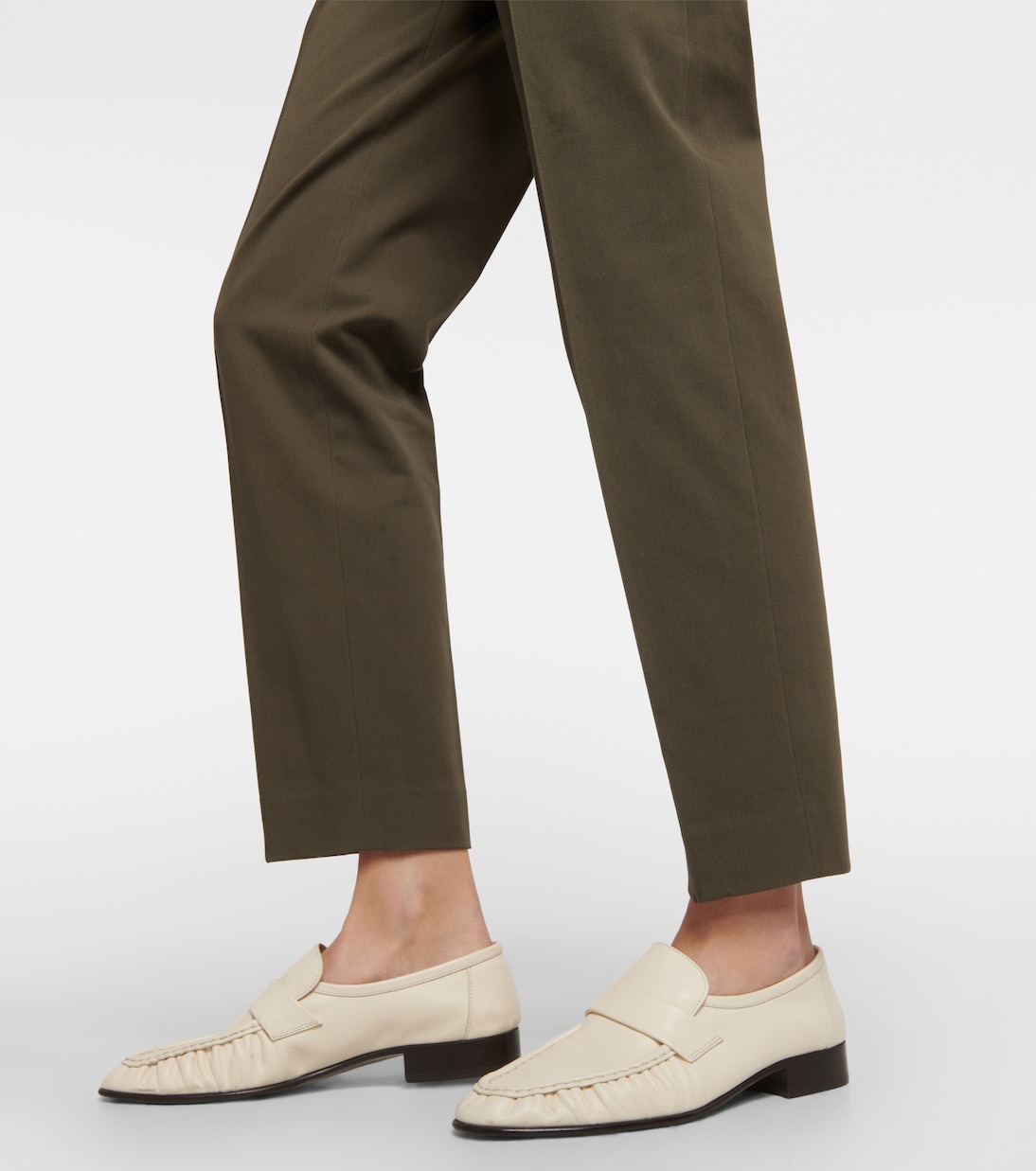 Pantaloni Eleganti Invernali Loro Piana, Taglio Dritto e Allungante per Giovani Stilisti