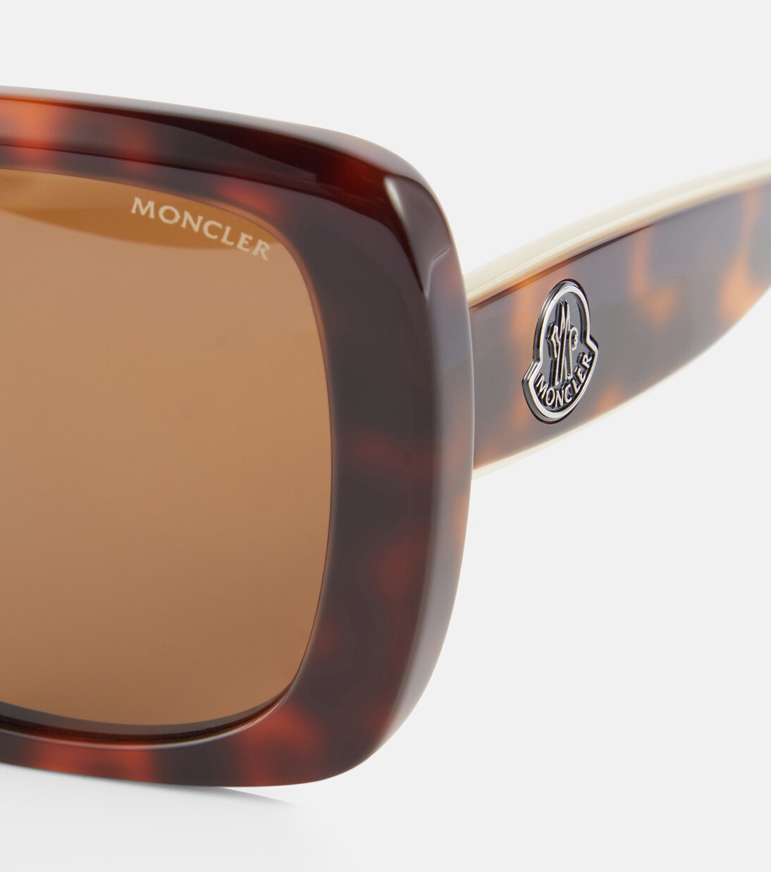 Occhiali da sole Moncler Blanche, stile giovane e alla moda