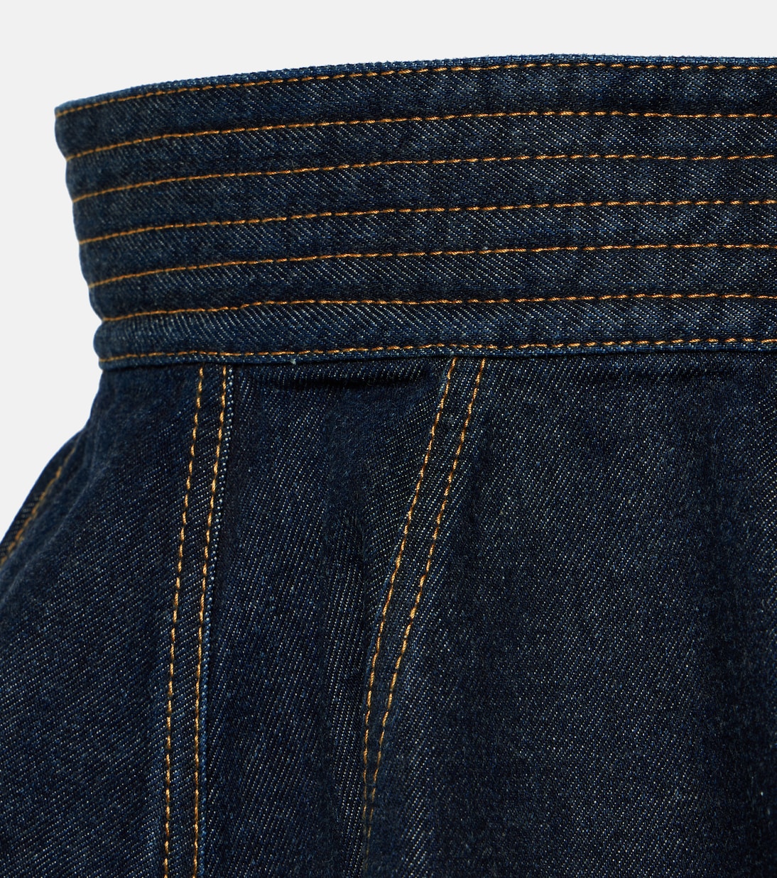 Cintura in denim con peplum ALAÏA per uno stile giovane e audace