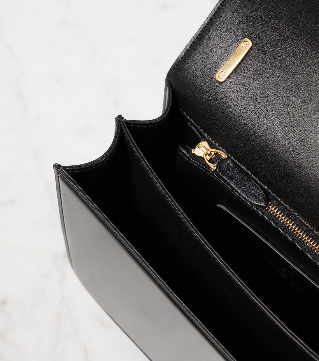 Schultertasche Vain Medium aus Leder | Valentino Garavani
