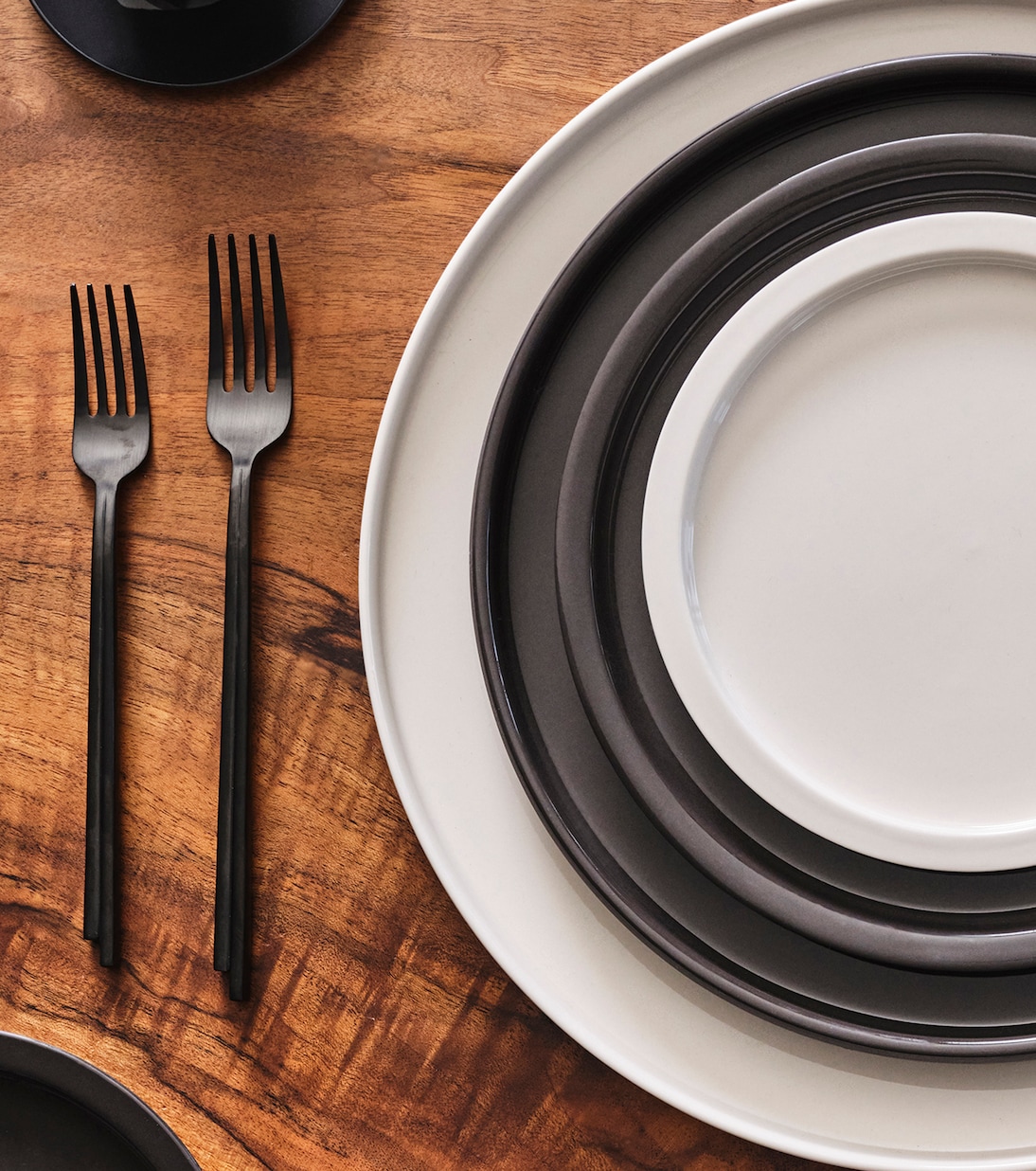 Dune 12-piece dinner set by Kelly Wearstler | Serax