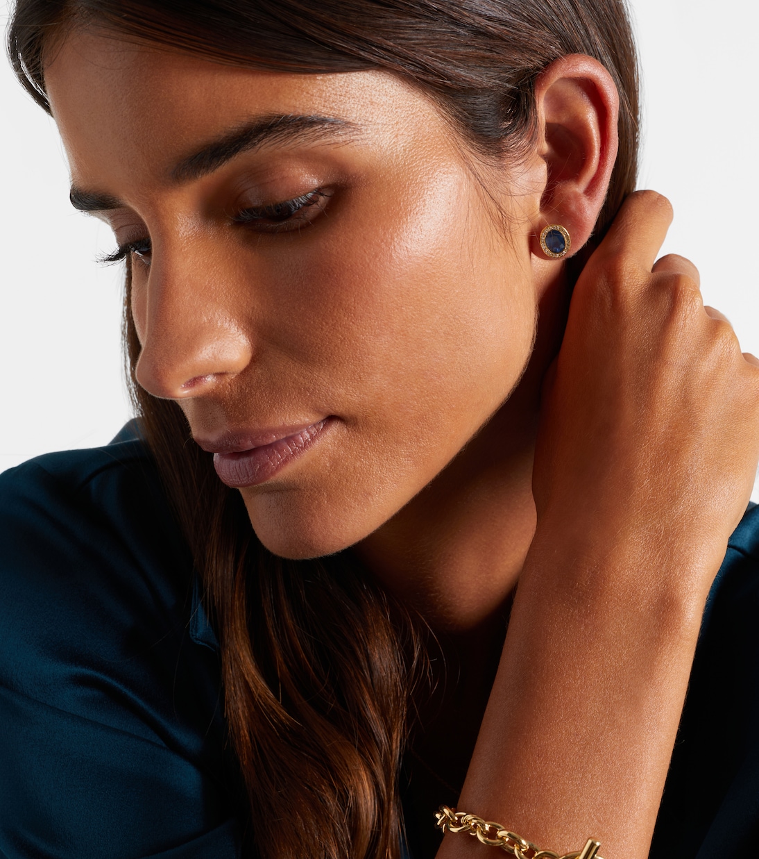 18kt gold stud earrings with diamonds and sapphires | Octavia Elizabeth