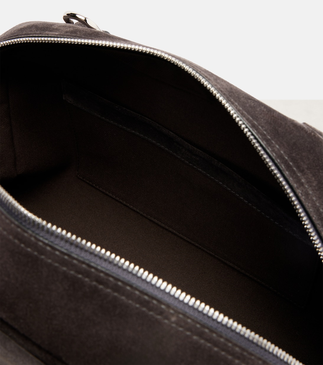 Tote Bag Antigona East-West Medium aus Veloursleder | Givenchy