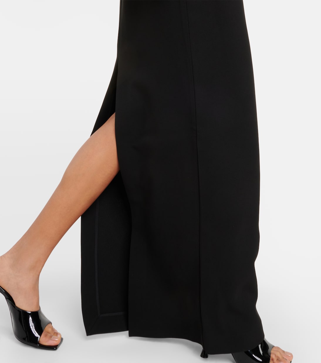 Off-Shoulder-Robe aus Cady und Samt | Roland Mouret