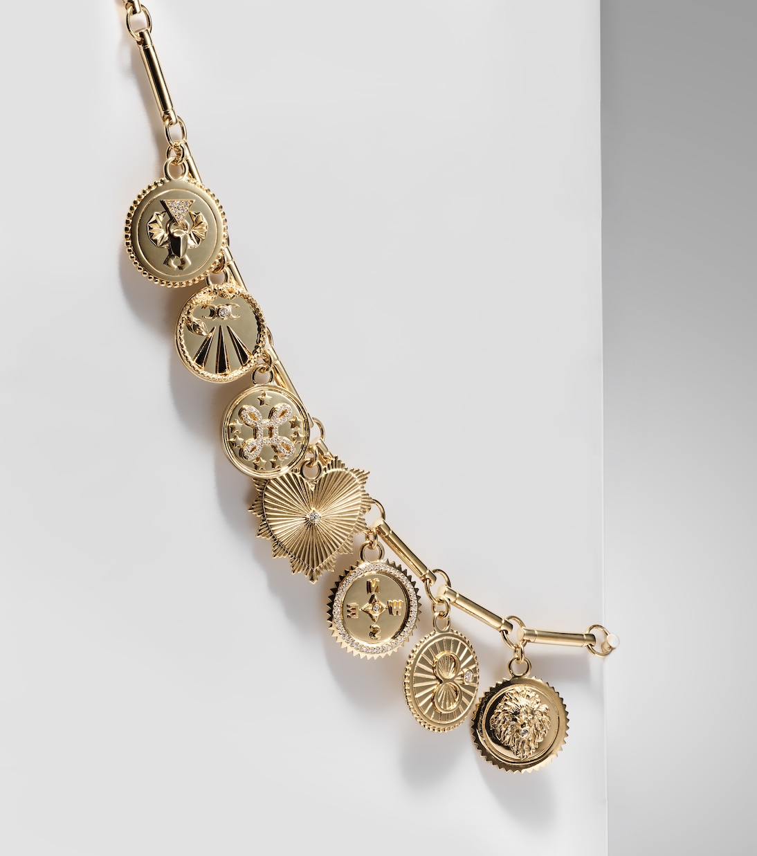 Gioiello Choker in Oro 18kt con Diamanti per Giovani Amanti della Moda