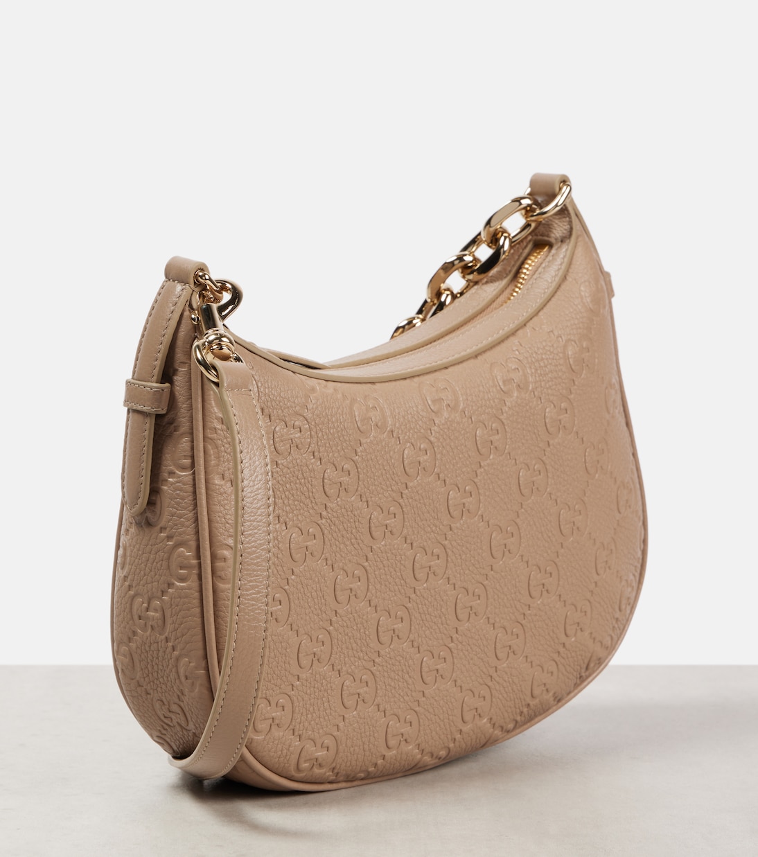 Borsa a spalla GG Emblem Small in pelle | Gucci