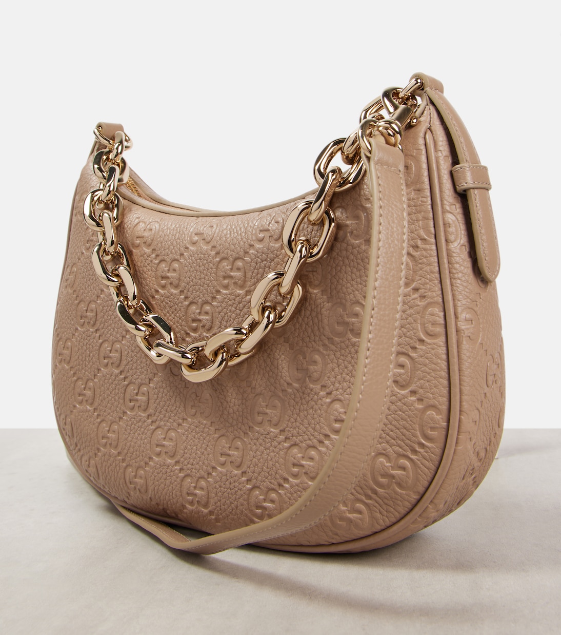 Borsa a spalla GG Emblem Small in pelle | Gucci