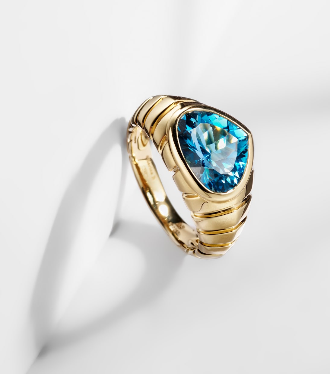 Timo 18kt gold ring with topaz | Marina B