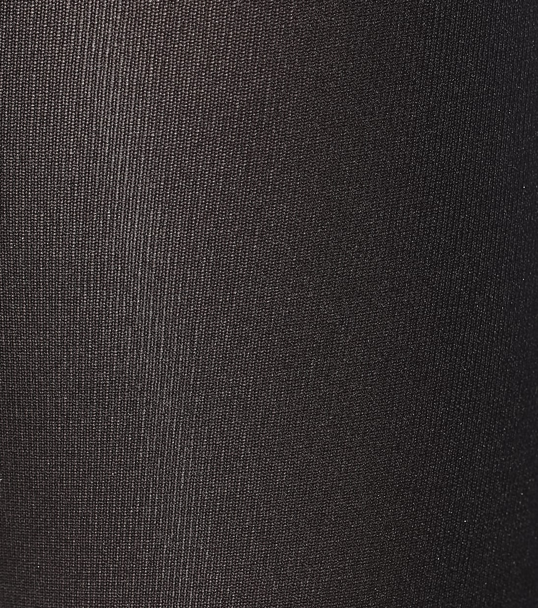 Calze WOLFORD Velvet de Luxe 66: Eleganza e Comfort per Giovani Stilisti