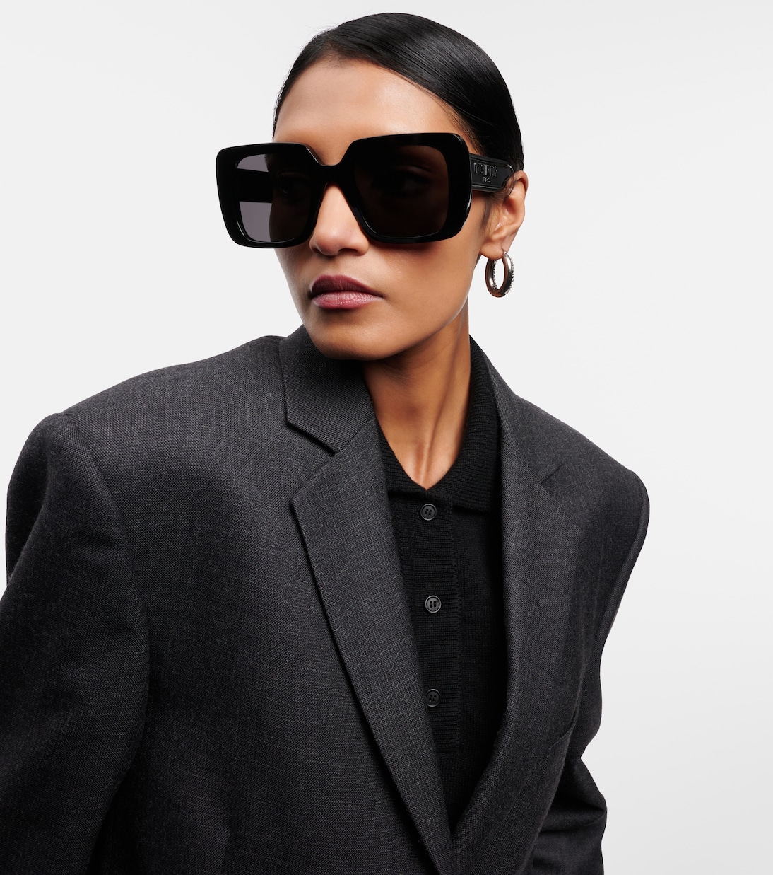 Occhiali da sole quadrati DIOR Wildior S3U per uno stile giovane e audace