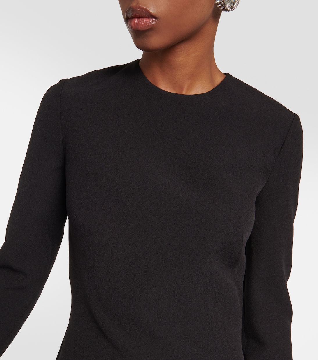 Robe aus Crêpe mit Federn | Safiyaa