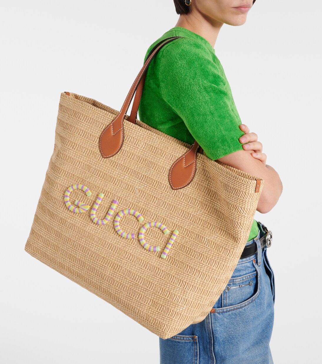 Medium logo raffia effect tote bag in beige Gucci Mytheresa
