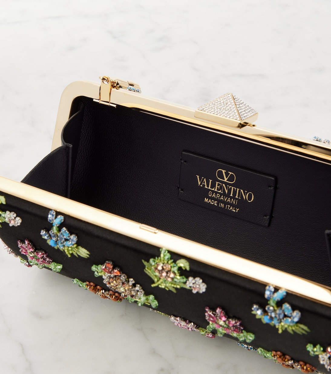 Pochette Carry Secrets en satin à ornements | Valentino Garavani