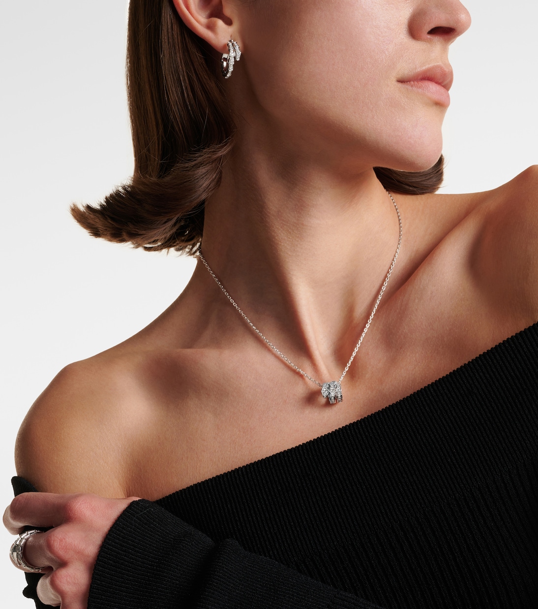 Collana Serpenti Viper in oro bianco 18kt con diamanti | Bvlgari