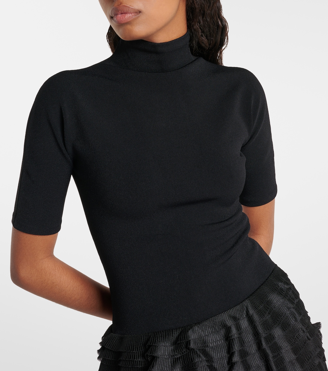 Vestido juvenil de cuello alto con volantes en tejido de punto Alaïa