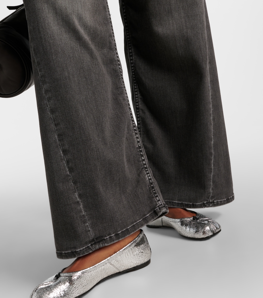 جينز بأرجل واسعة وخصر متوسط | AG Jeans