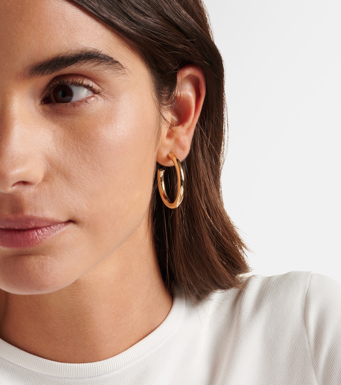 Orecchini a cerchio placcati oro 10kt MINI di Jennifer Fisher per giovani trendsetter