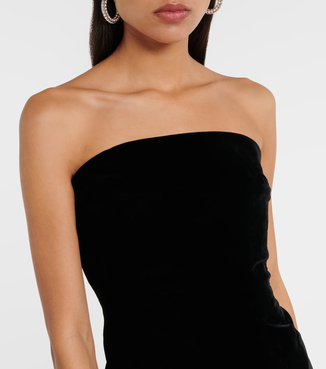 Vestido midi de terciopelo sin tirantes | Wardrobe.NYC