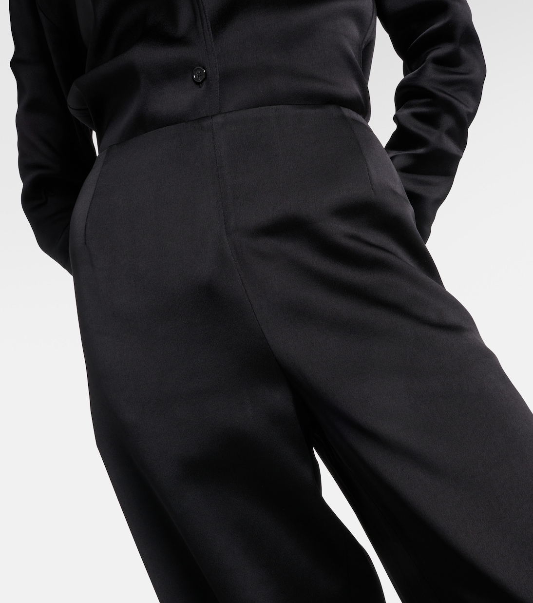Weite High-Rise-Hose aus Satin | Toteme