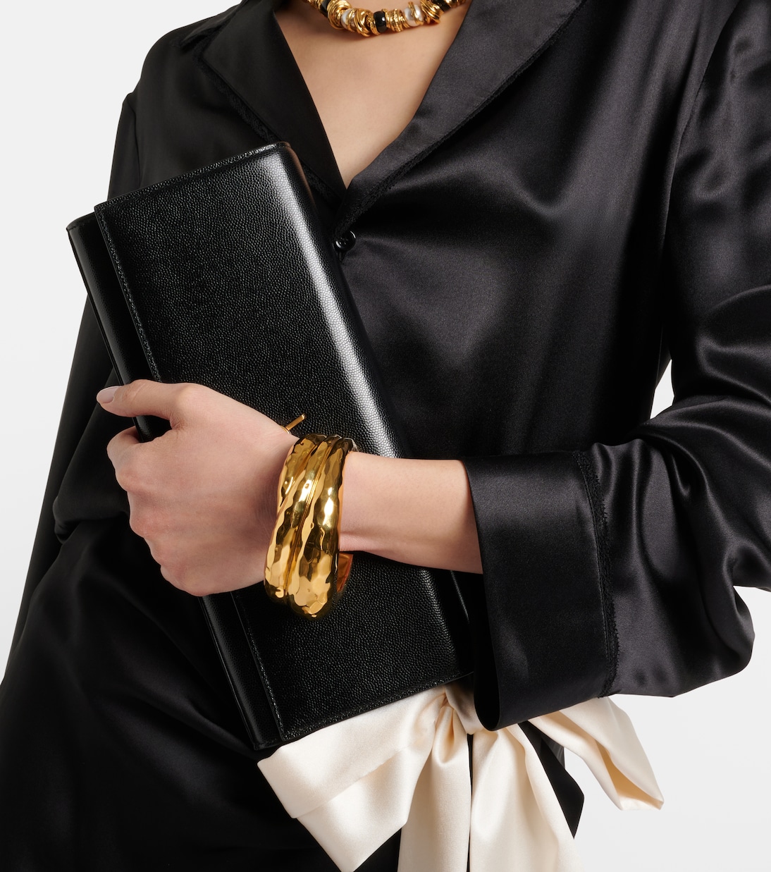 سوار عريض بحجم بارز | Saint Laurent