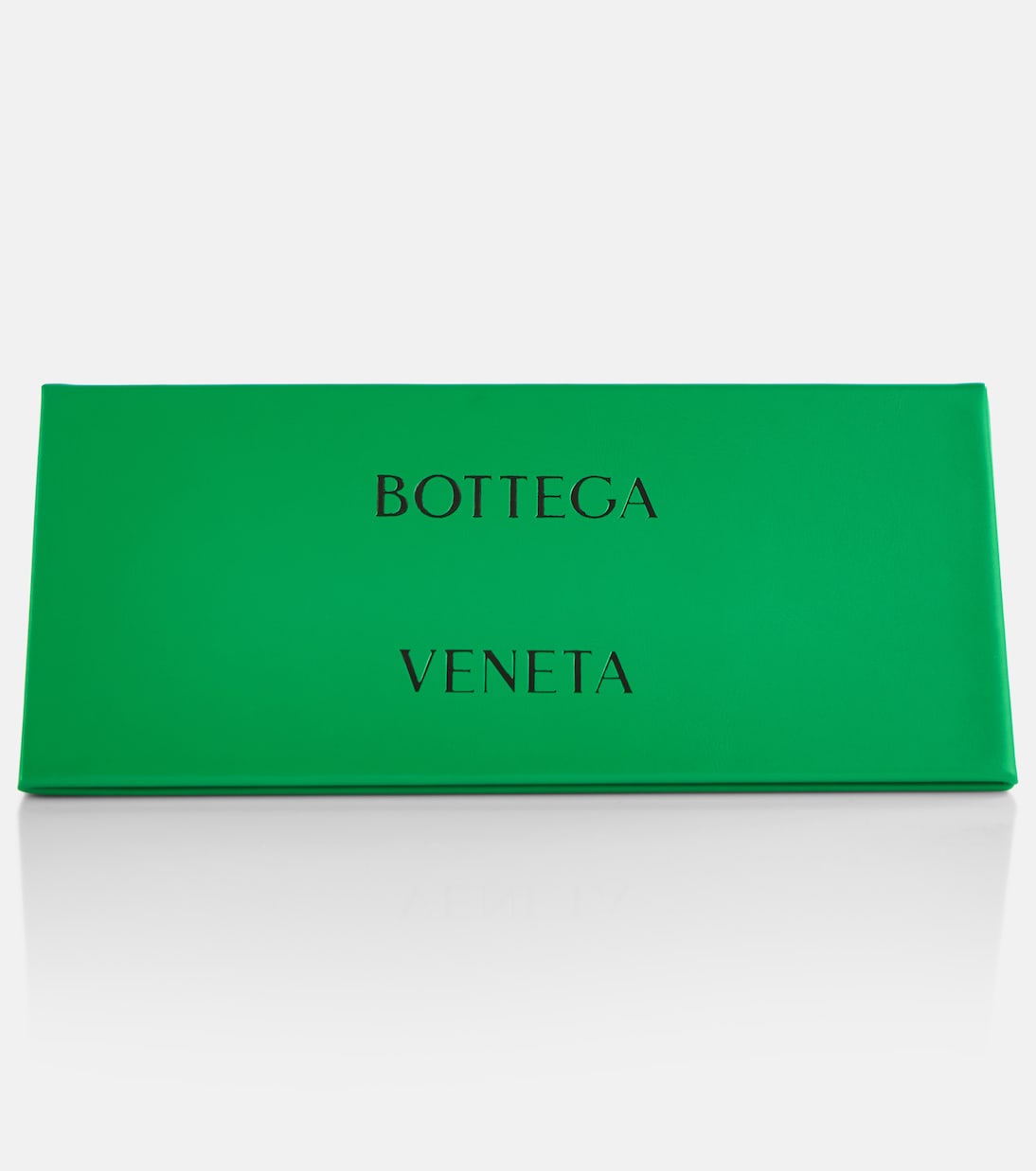 Occhiali da sole Bottega Veneta a forma di gatto, stile giovanile italiano