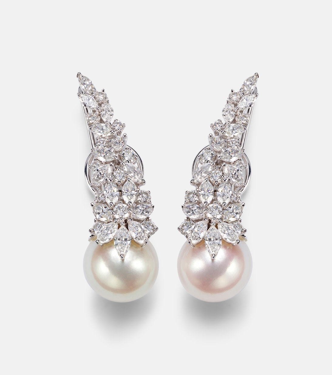 Orecchini a clip Perlescent in oro bianco 18kt con diamanti e perle | Yeprem