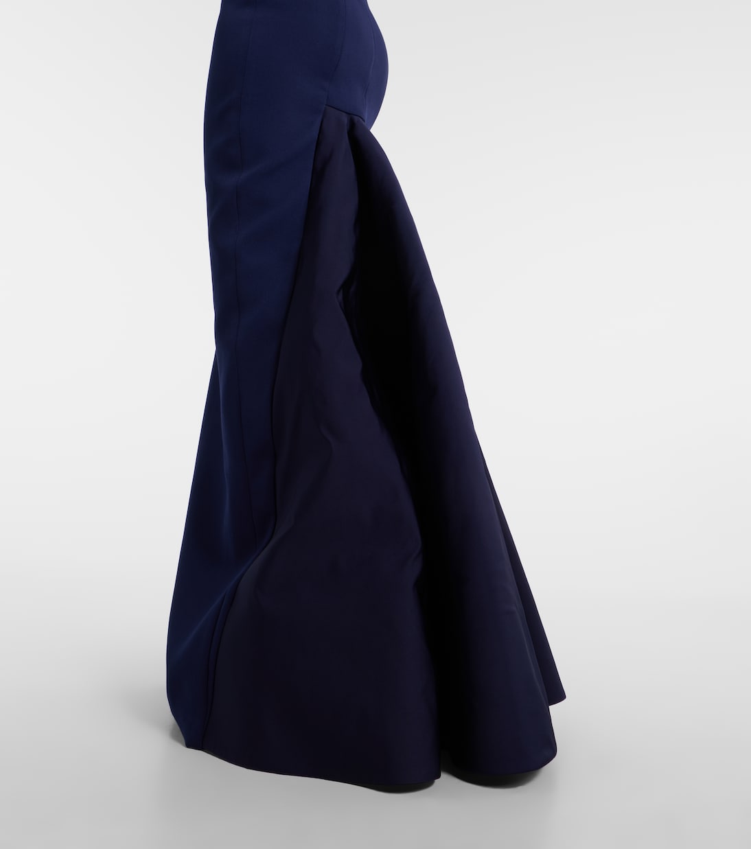 Verzierte Robe Sloane aus Crêpe | Safiyaa
