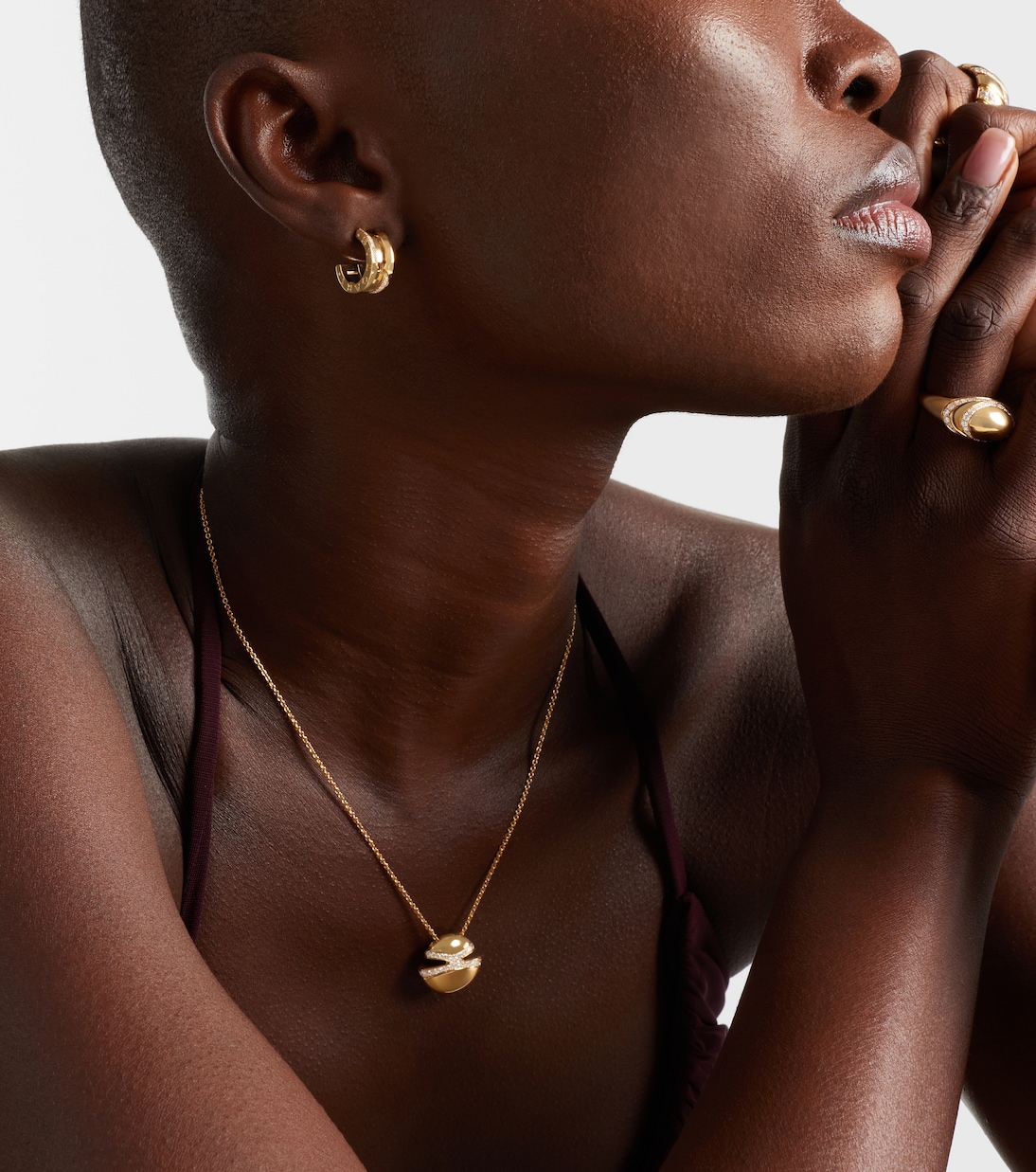 Orecchini a cerchio B.zero1 in oro 18kt con diamanti | Bvlgari